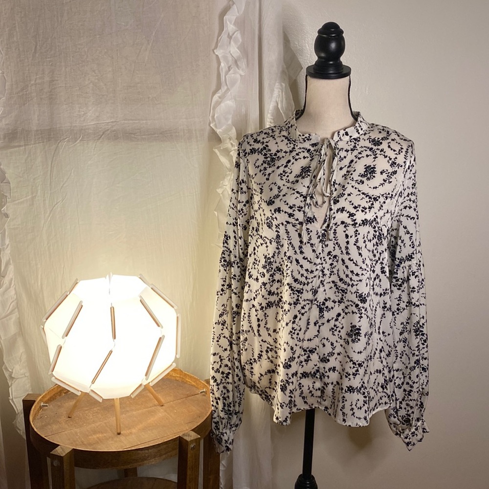 Bishop + Young Floral Print Necktie Blouse Top Size Medium